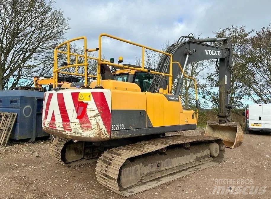 Volvo EC 220 DL Bandgrävare