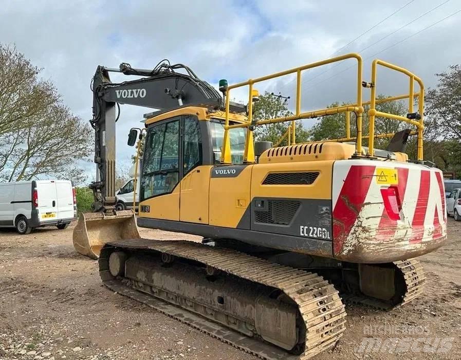 Volvo EC 220 DL Bandgrävare