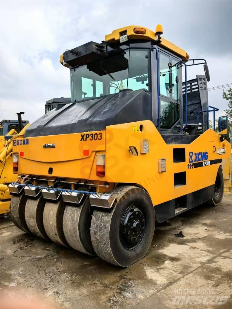 XCMG XP 303 Andra vältar