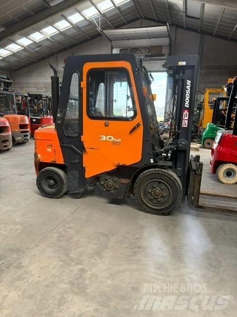 Doosan FD30 Dieselmotviktstruckar