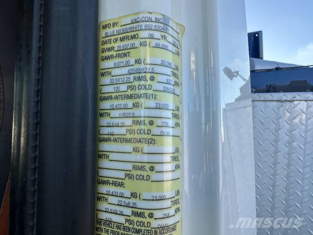 International 7500 Slamsugningsbil