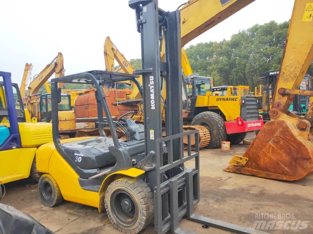 Komatsu FD 30 T-17 Dieselmotviktstruckar