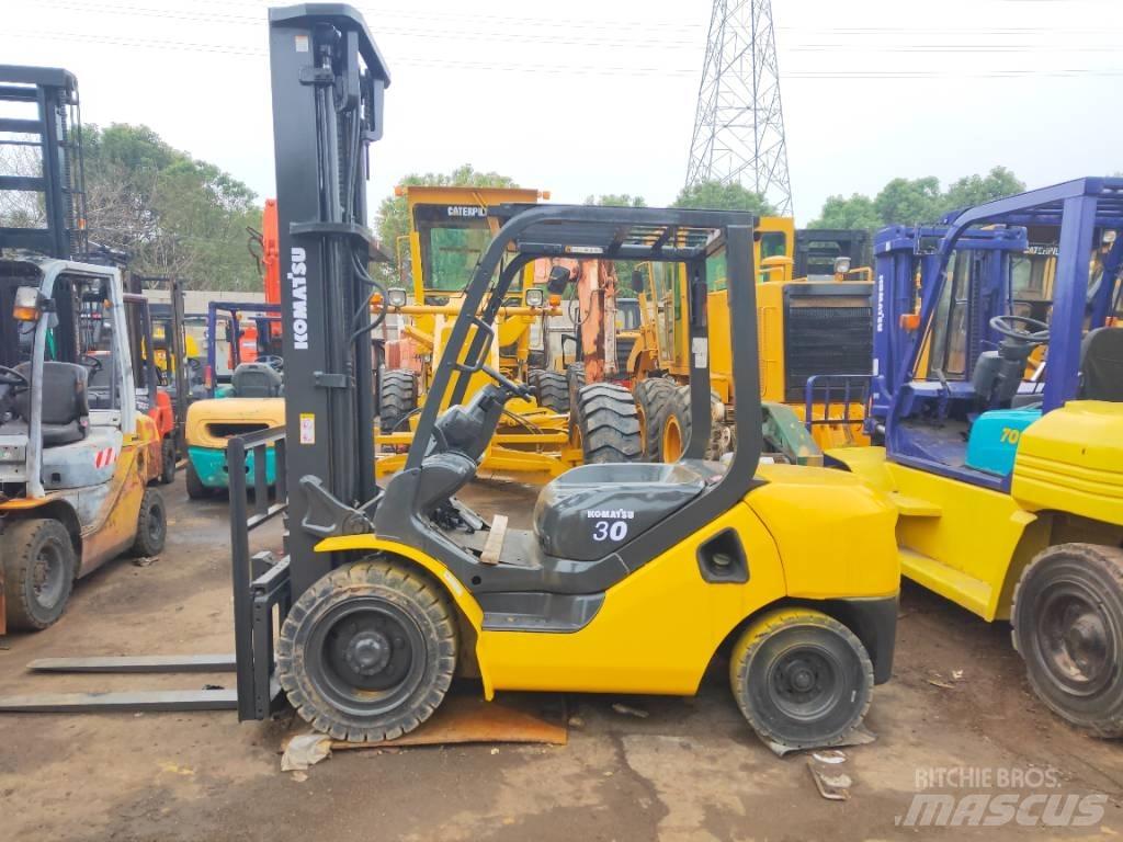 Komatsu FD 30 T-17 Dieselmotviktstruckar