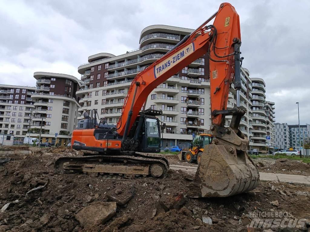Doosan DX 300 LC-5 Bandgrävare