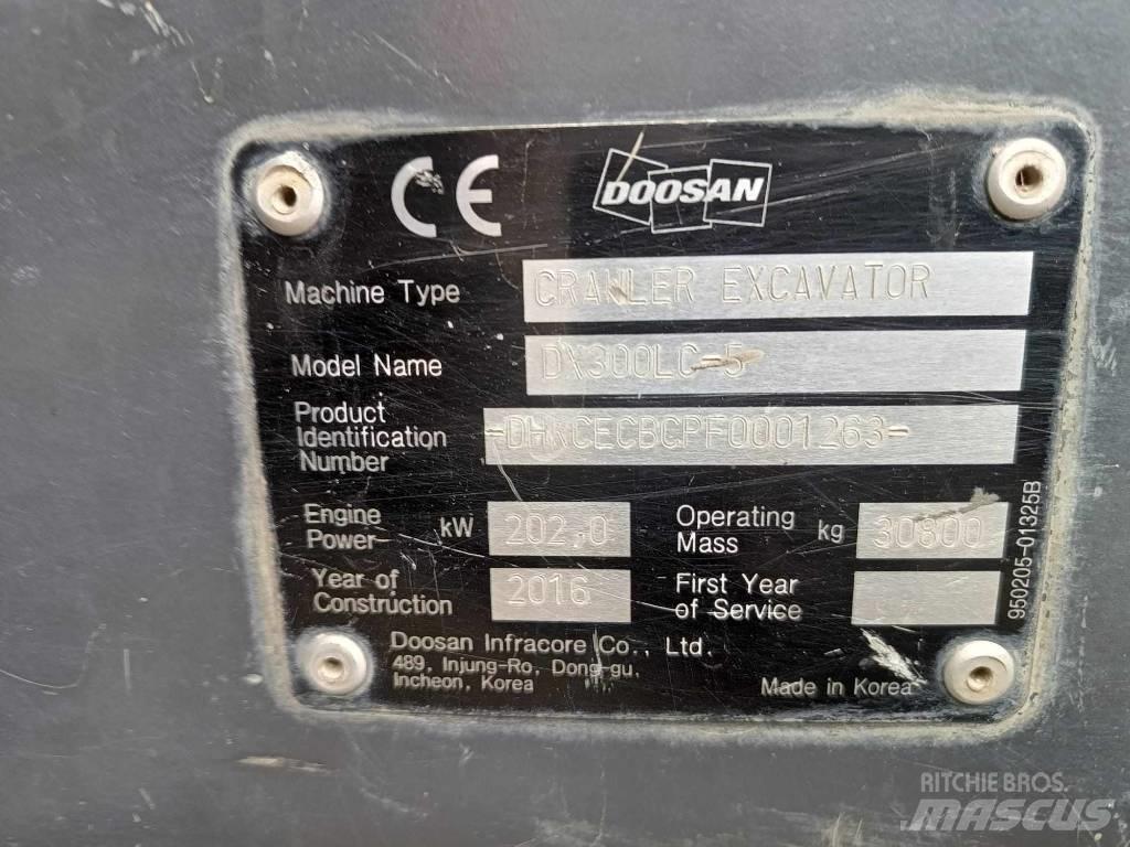 Doosan DX 300 LC-5 Bandgrävare