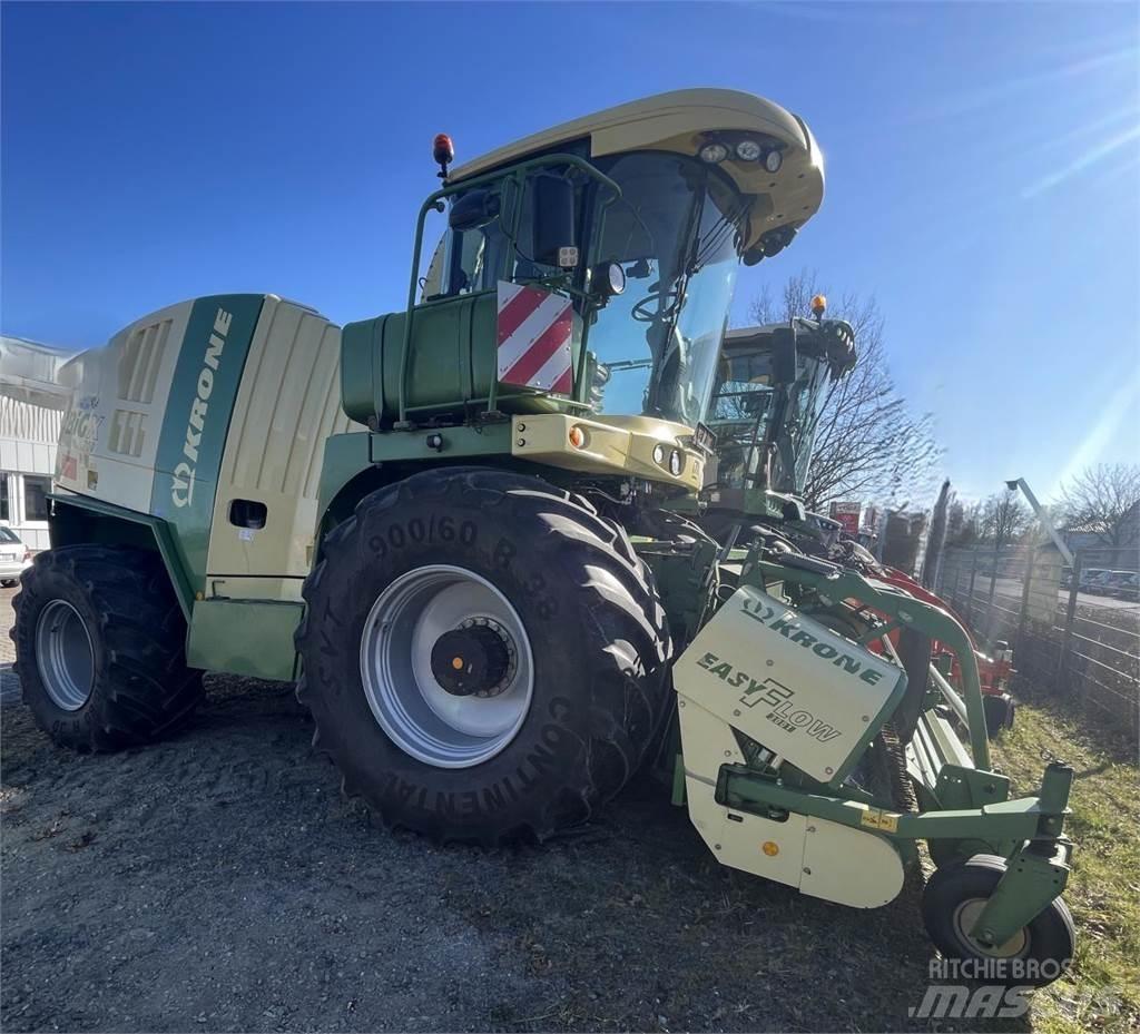 Krone BIG x 700 Självgående fälthackar