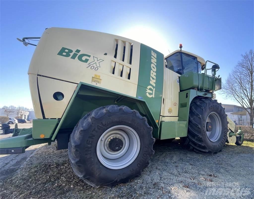 Krone BIG x 700 Självgående fälthackar