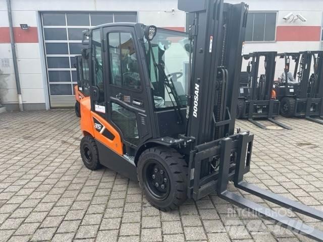 Doosan D35C-9 Dieselmotviktstruckar