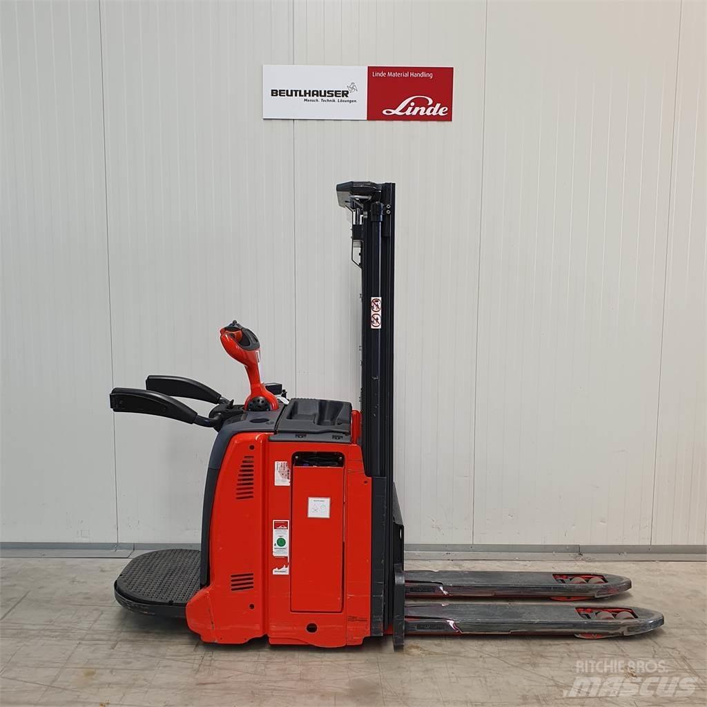 Linde D12AP Staplare-led