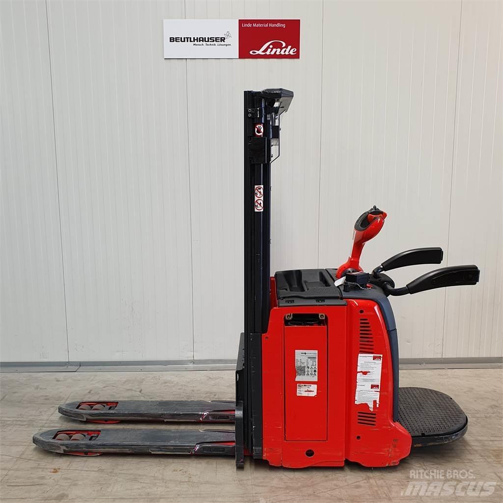 Linde D12AP Staplare-led