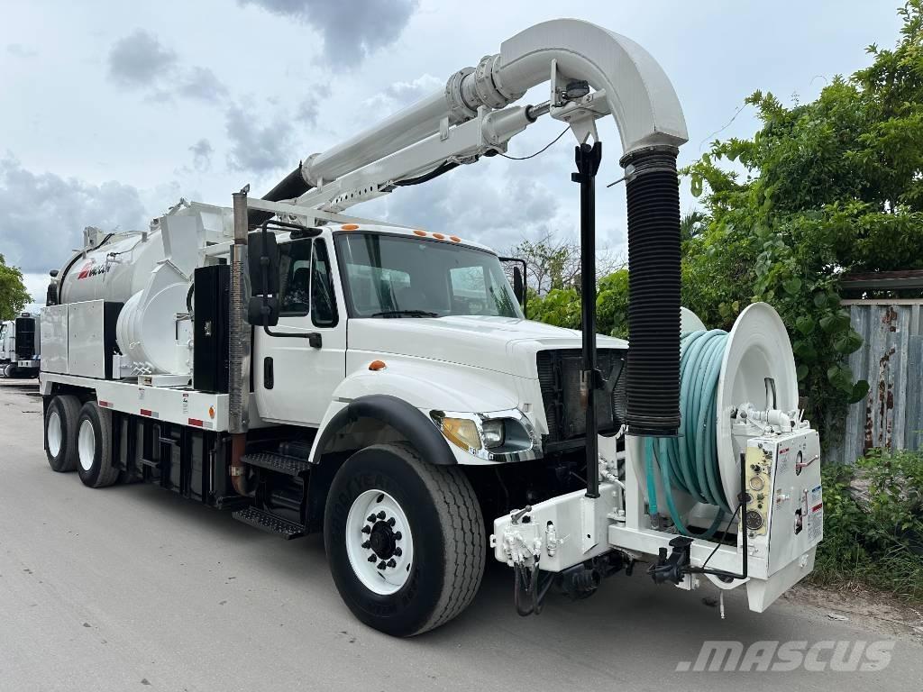 International 7400 Slamsugningsbil