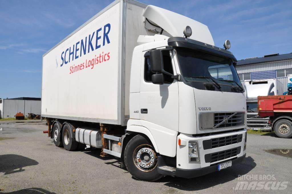 Volvo FH440 6X2 Skåpbilar