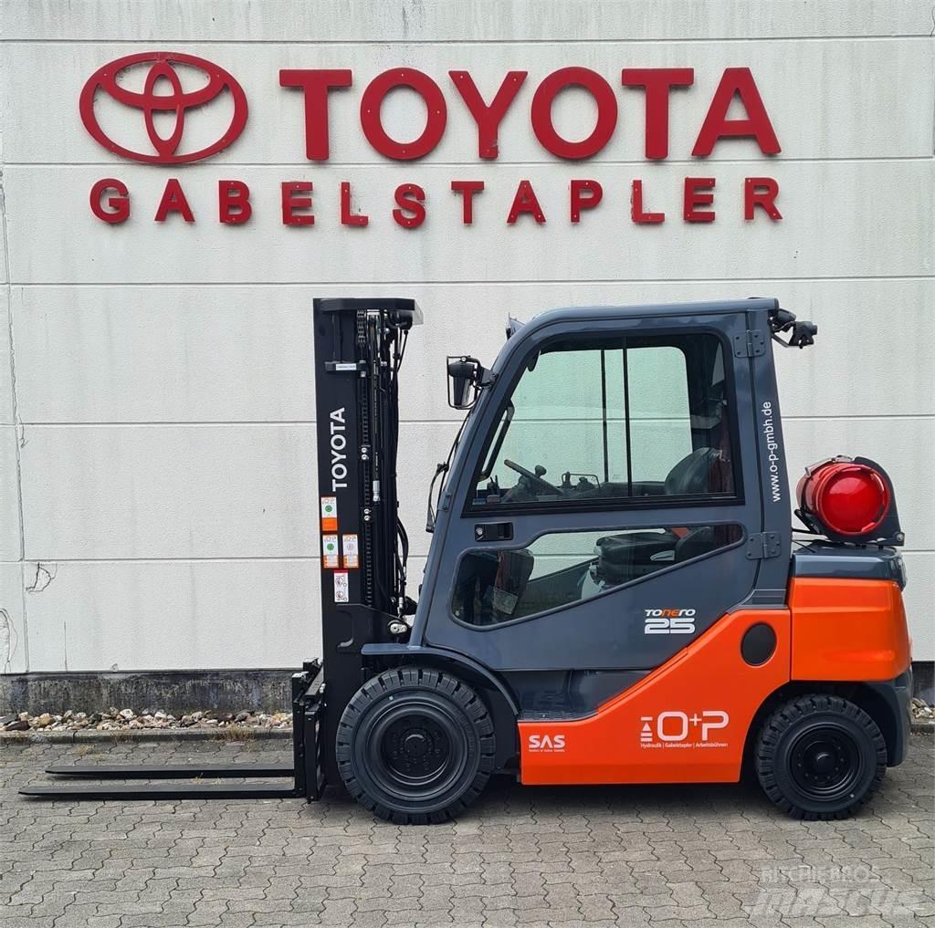 Toyota 02-8FGF25 Gasolmotviktstruckar