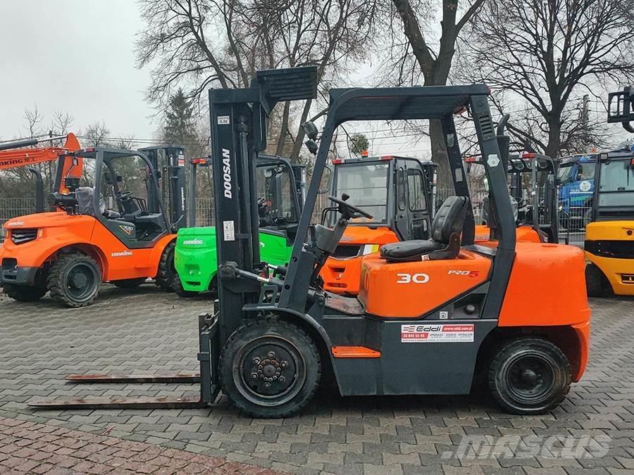 Doosan D30G Dieselmotviktstruckar