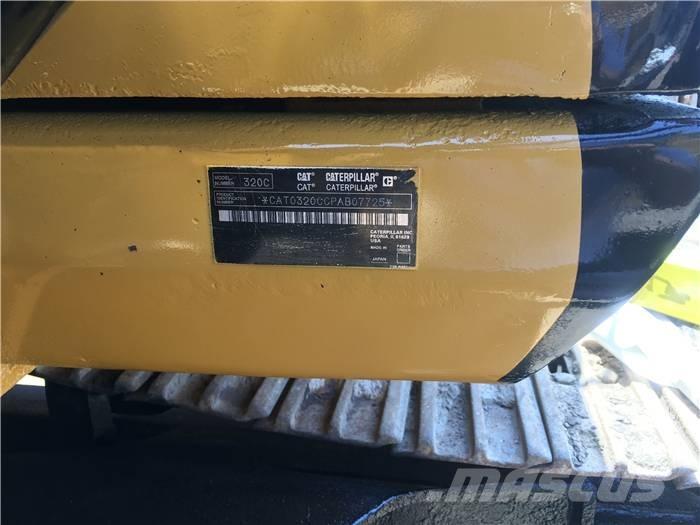 CAT 320 C L Bandgrävare