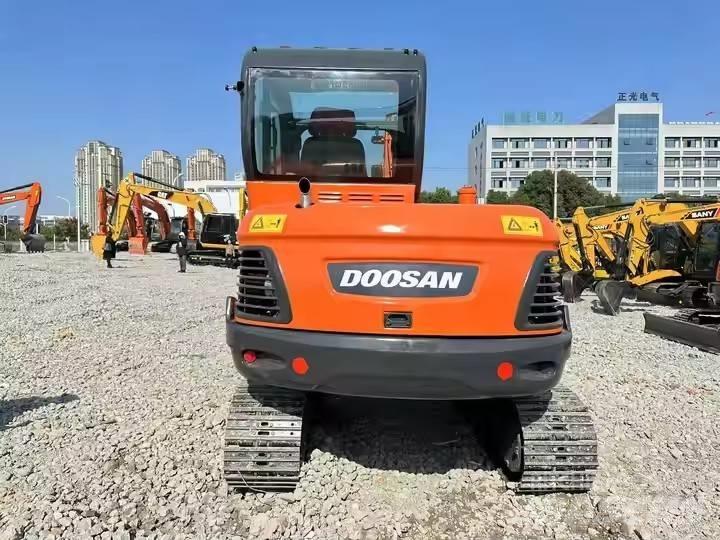 Doosan DX60-9C Bandgrävare