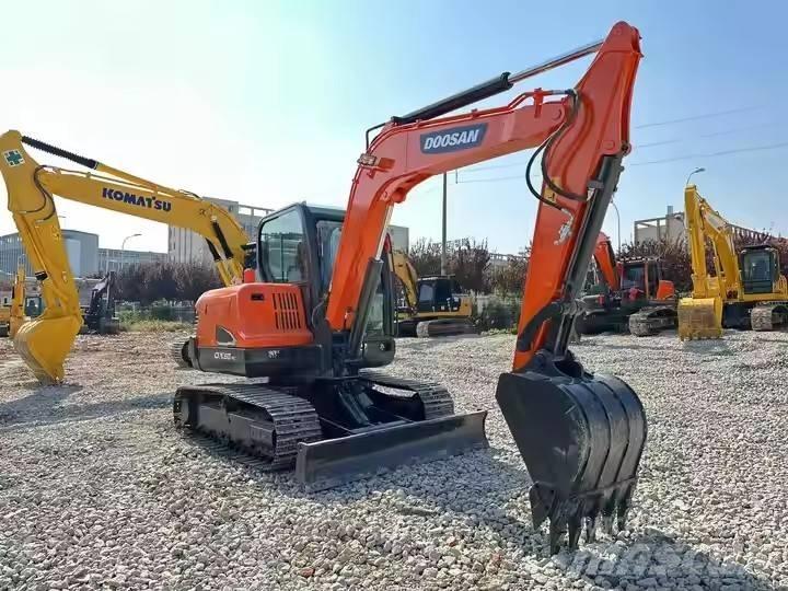 Doosan DX60-9C Bandgrävare