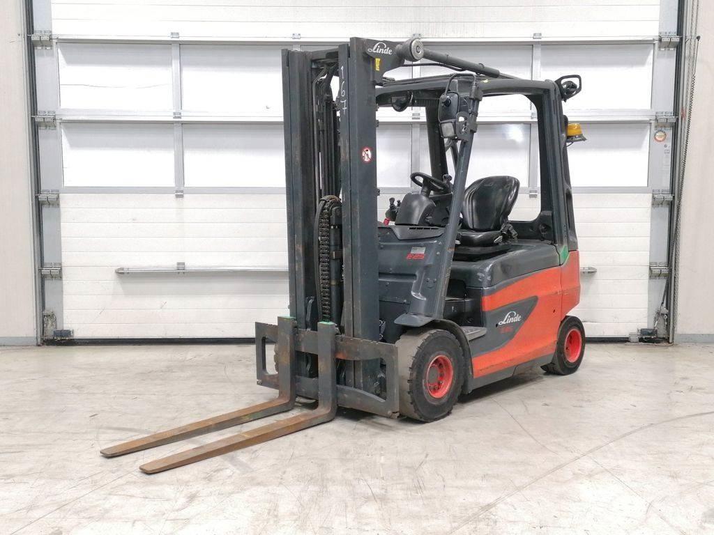 Linde E25-01 Elmotviktstruckar