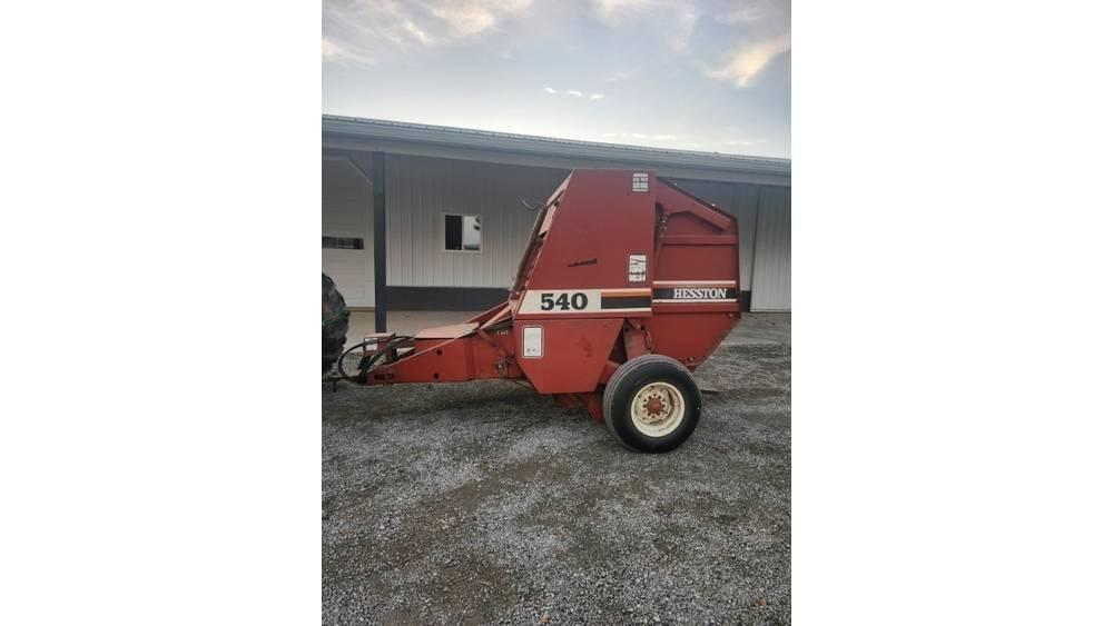 Hesston 540 Rundbalspressar