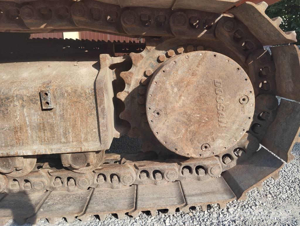 Doosan DX 300 LC Bandgrävare