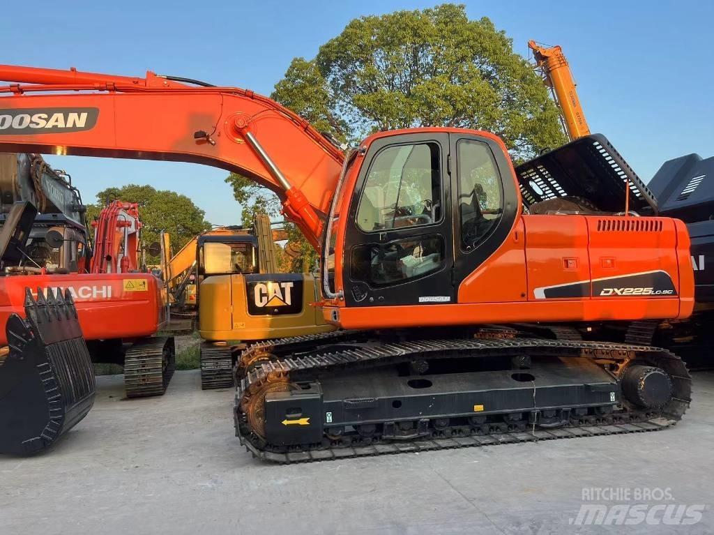 Doosan DX225LC-9C Bandgrävare