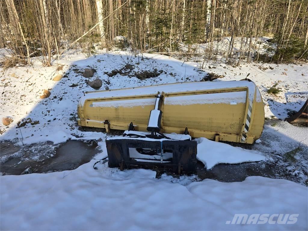 Rote 320 alueaura Snöblad och plogar