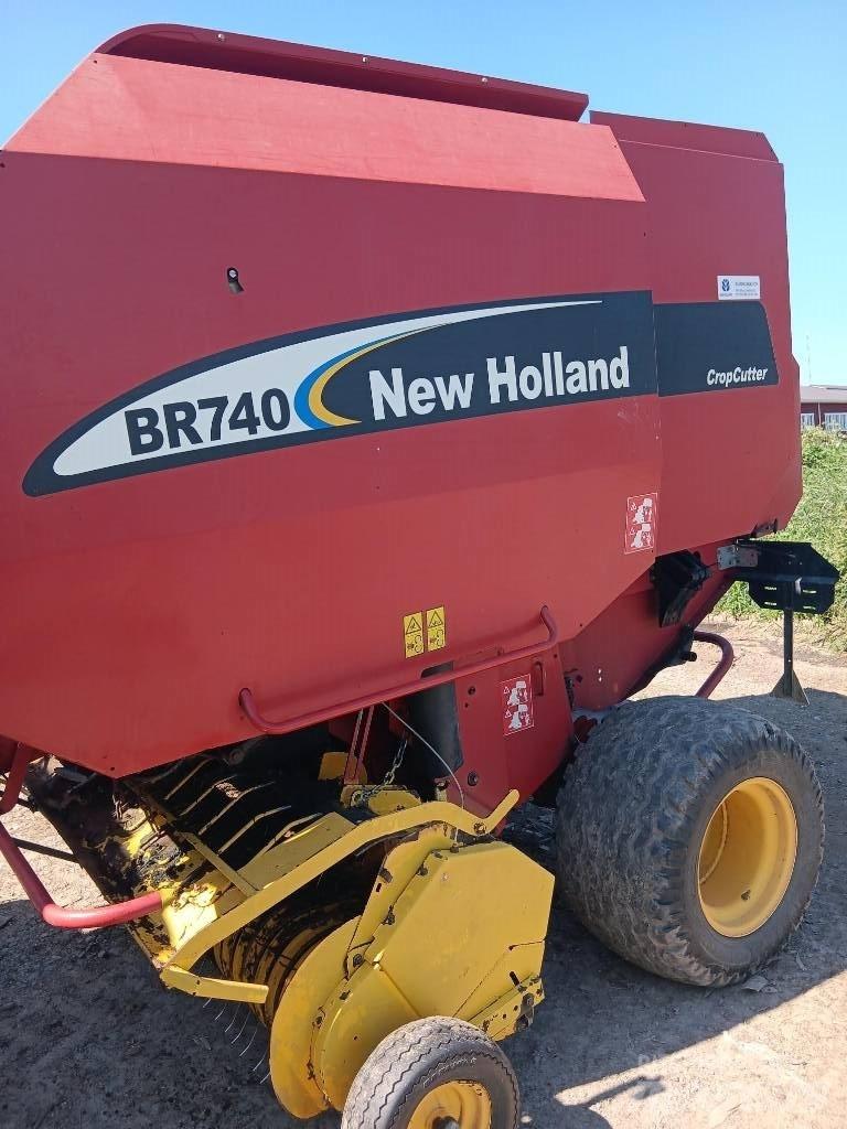 New Holland BR 740 Rundbalspressar
