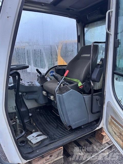 Liebherr A 314 CAB Hytter och interiör