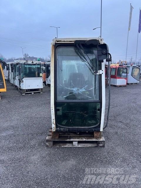 Liebherr A 314 CAB Hytter och interiör