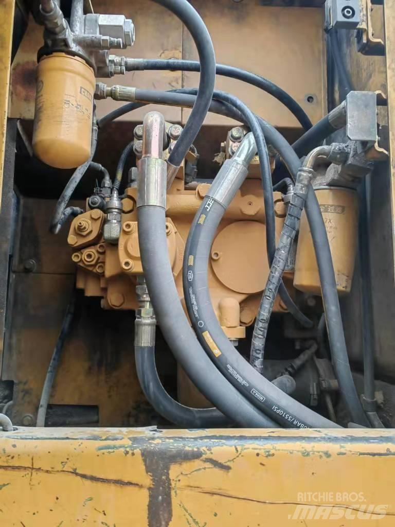 CAT 320 C U Bandgrävare