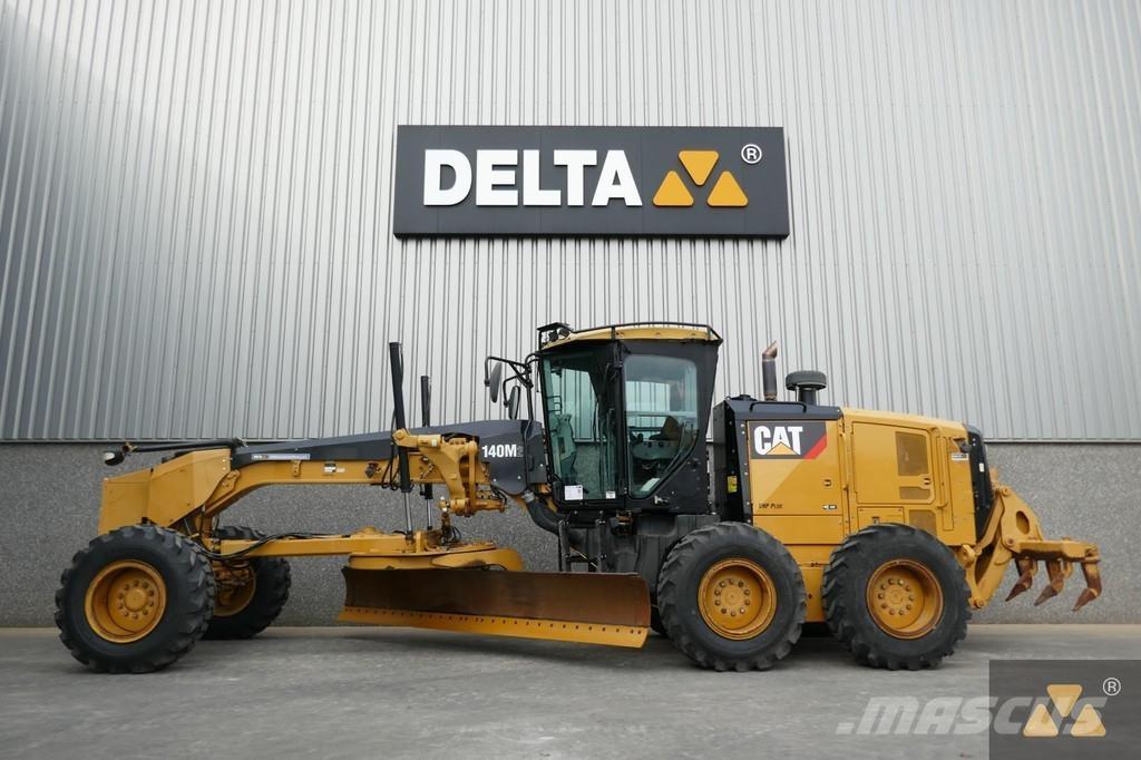 CAT 140M2 Väghyvlar