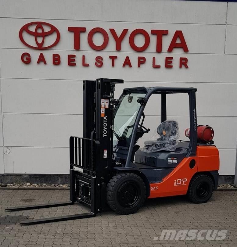 Toyota 02-8FGJF35 Gasolmotviktstruckar