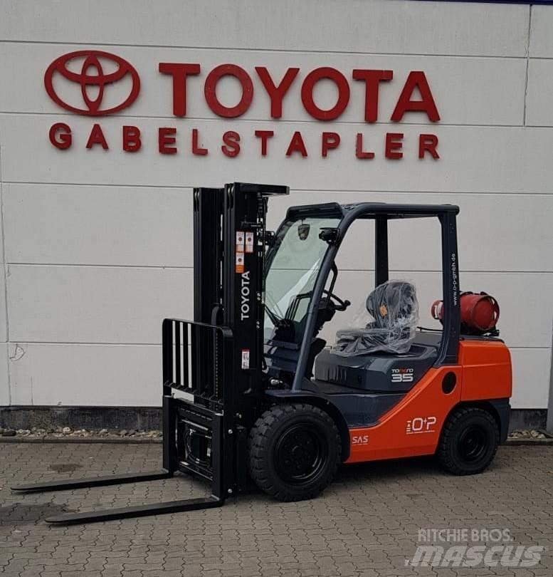Toyota 02-8FGJF35 Gasolmotviktstruckar