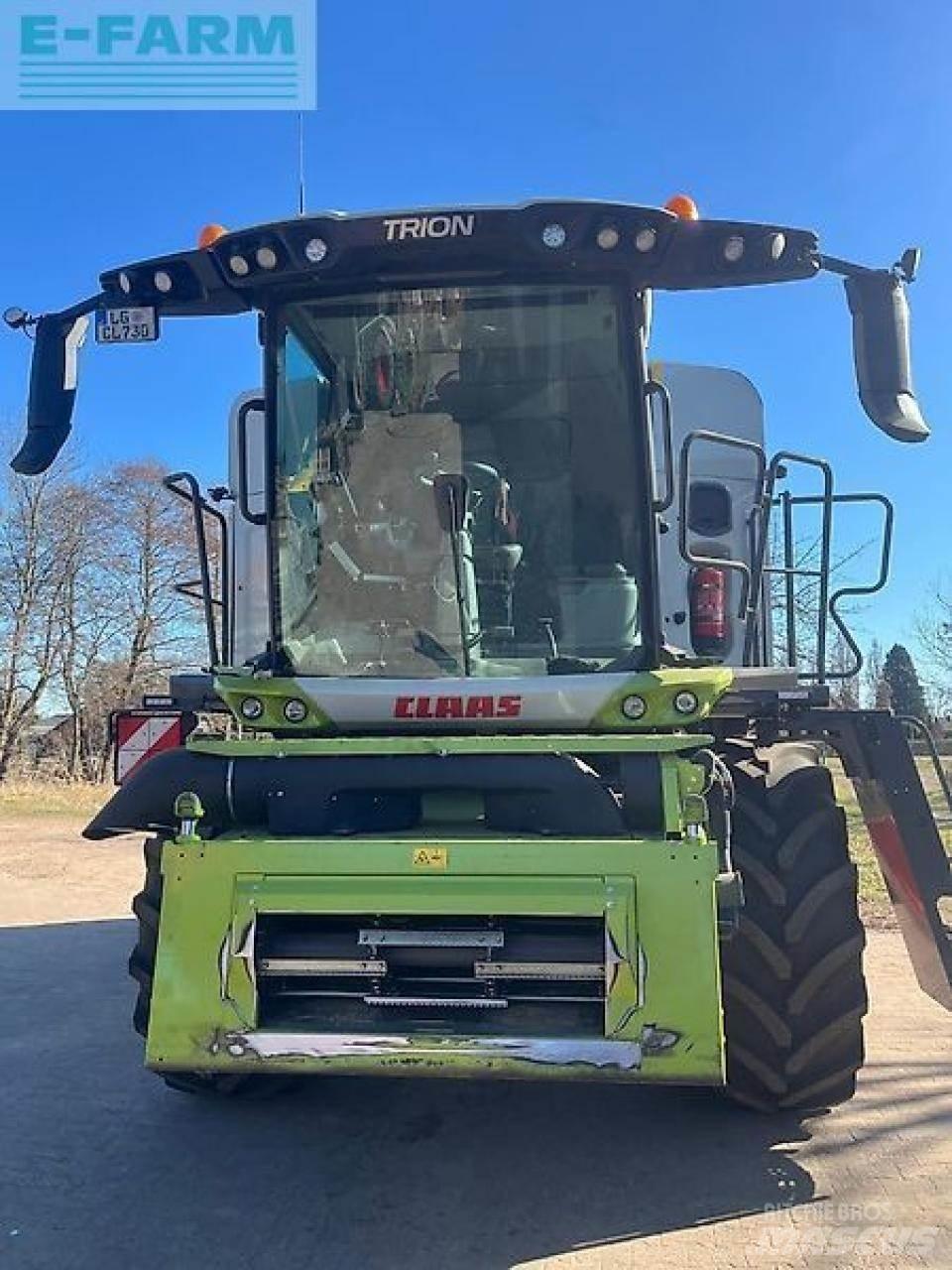 CLAAS trion 730 Skördetröskor