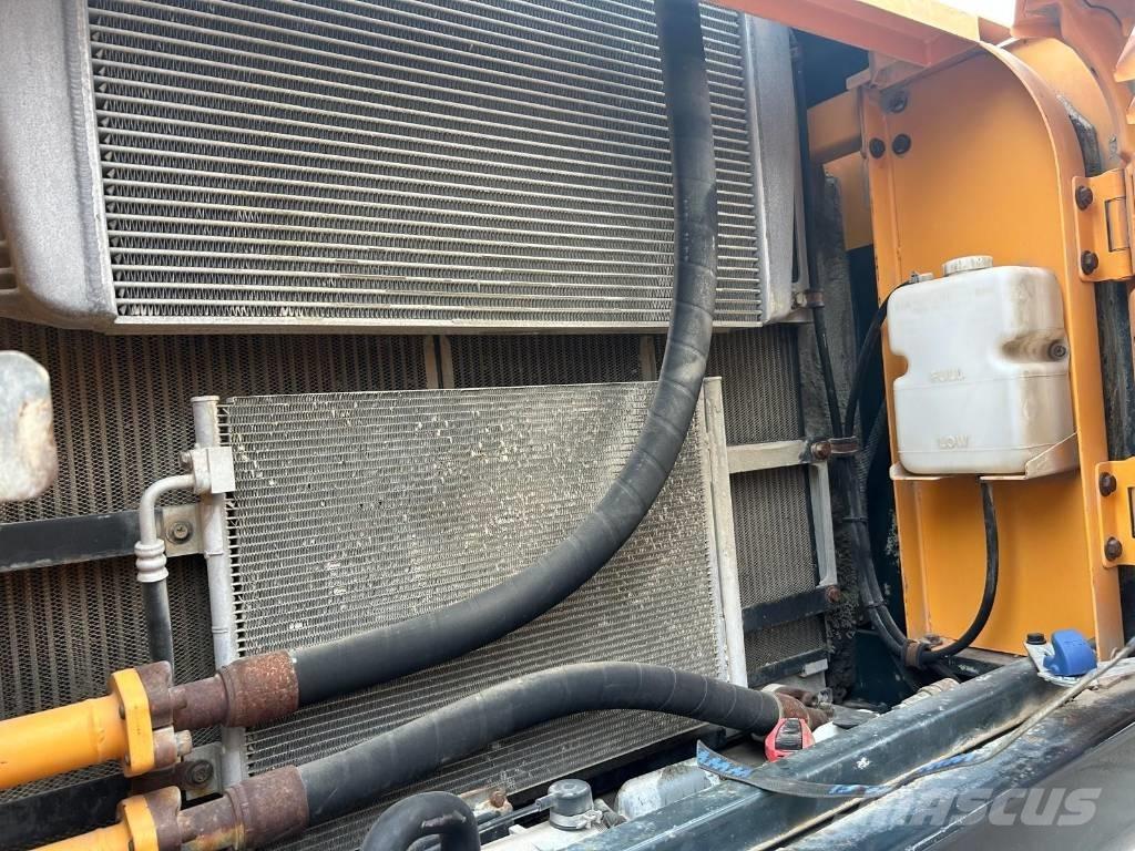 Hyundai R320 LC-9 Bandgrävare