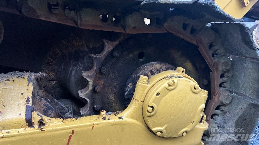 CAT D7 with ripper Bandschaktare
