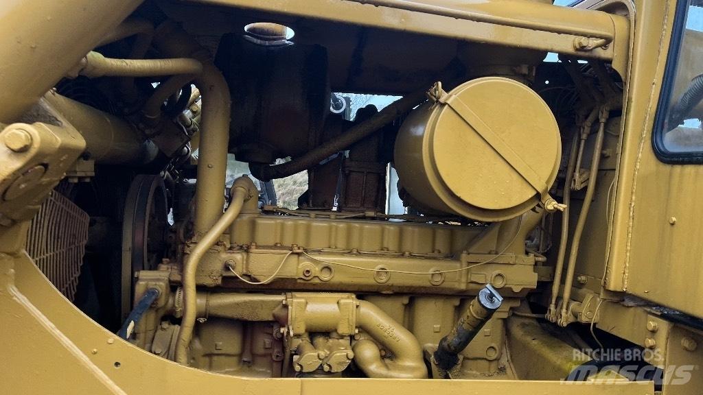 CAT D7 with ripper Bandschaktare