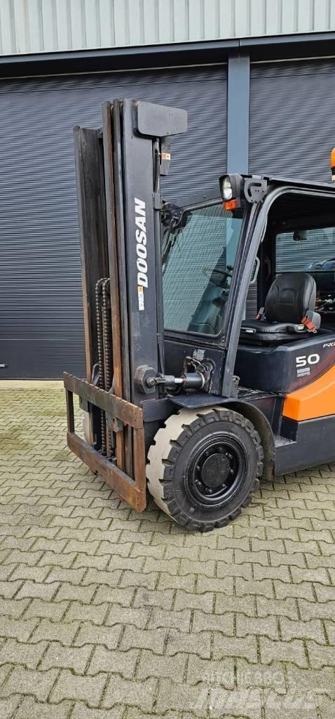 Doosan G50SC-5 Gasolmotviktstruckar
