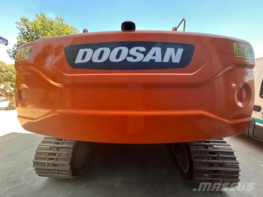 Doosan DX 225 Bandgrävare