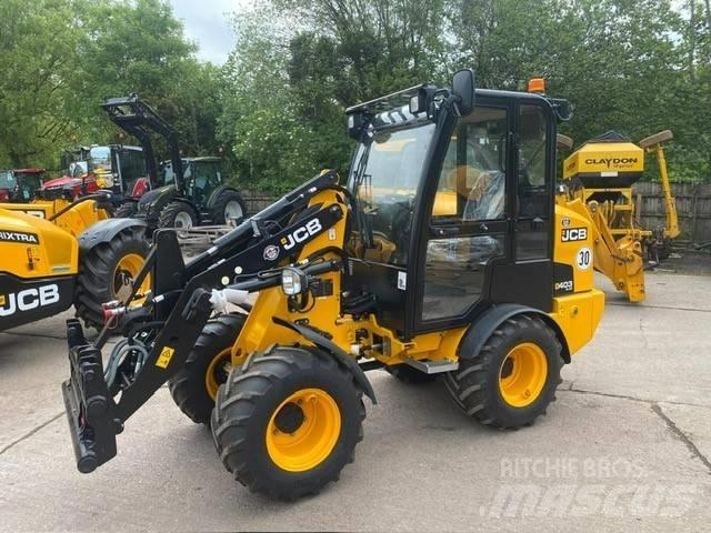 JCB 403 PLUS Redskapsbärare för lantbruk