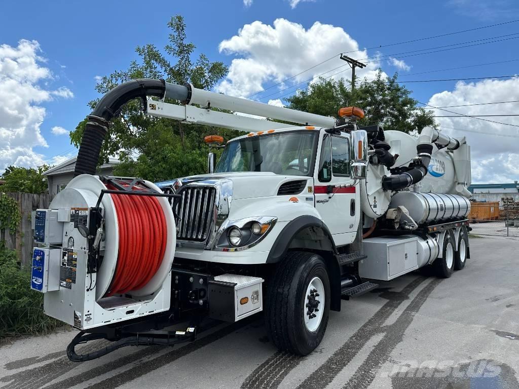 International 7500 Slamsugningsbil