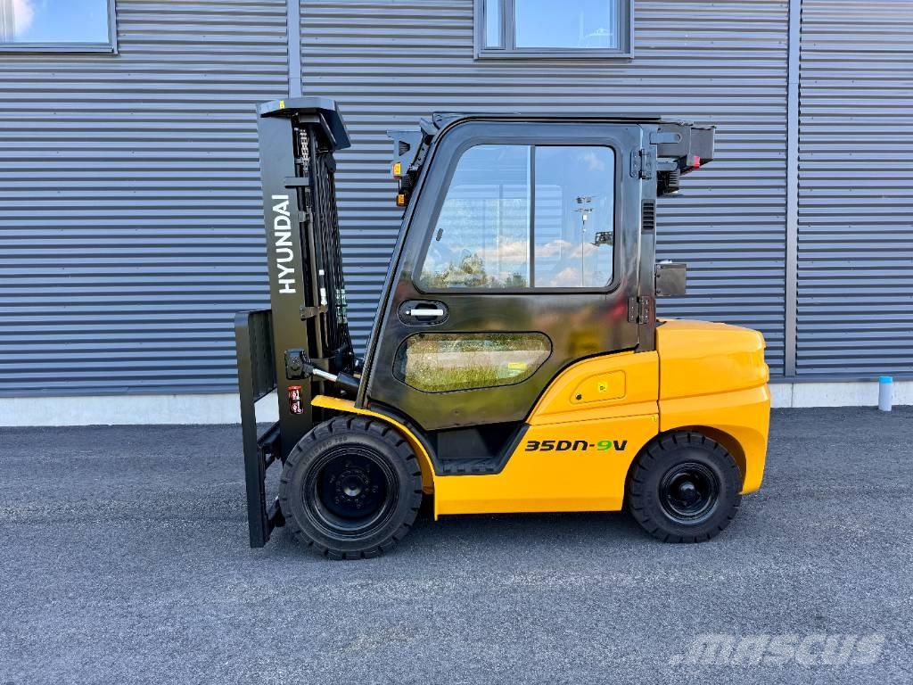 Hyundai 35DN-9V Dieselmotviktstruckar