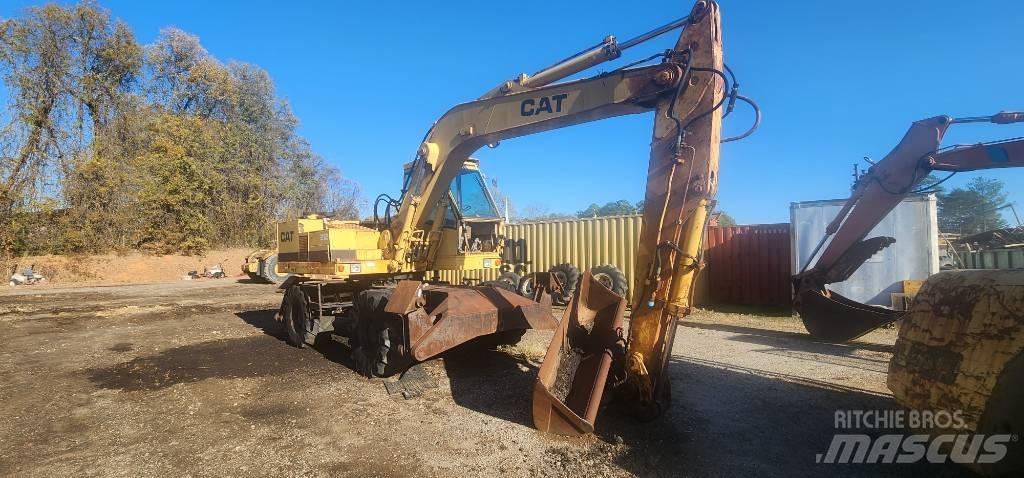 CAT 212 Hjulgrävare
