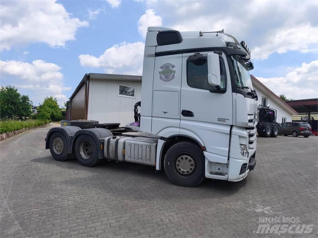 Mercedes-Benz 2653 Övriga bilar