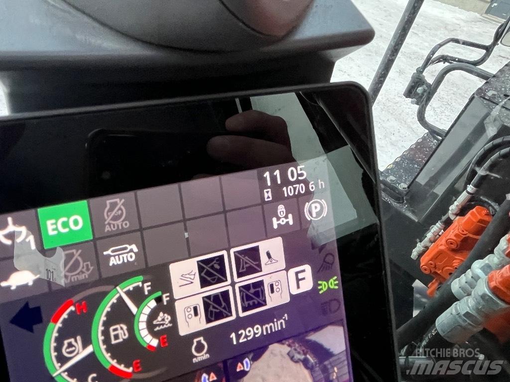 Hitachi ZX 135 W-7 Hjulgrävare