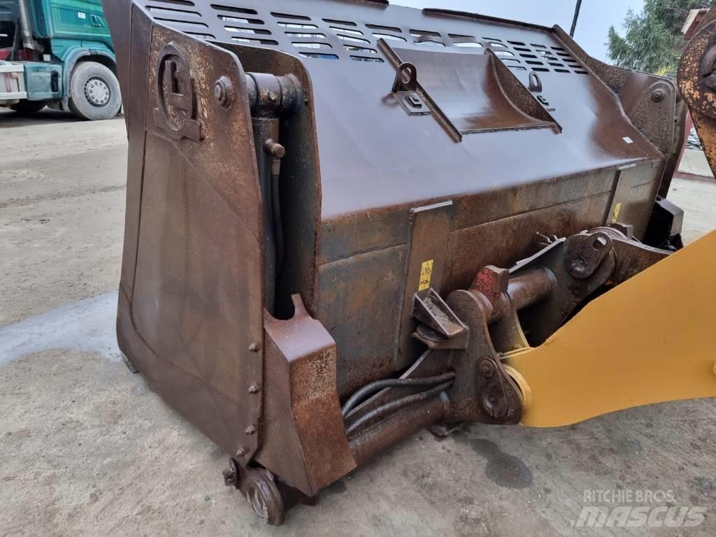 CASE 821 F Hjullastare
