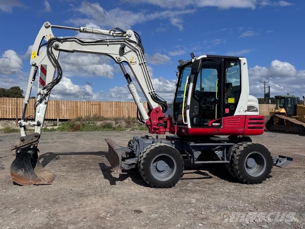 Takeuchi TB 295 W Hjulgrävare