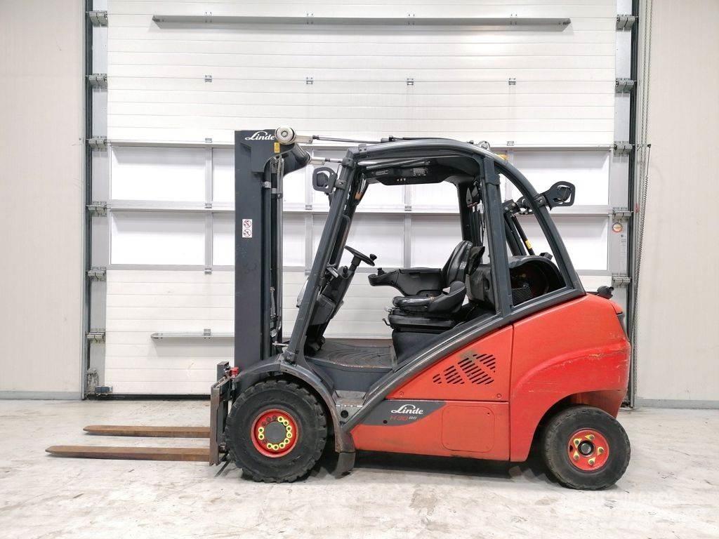 Linde H30T-02 Gasolmotviktstruckar