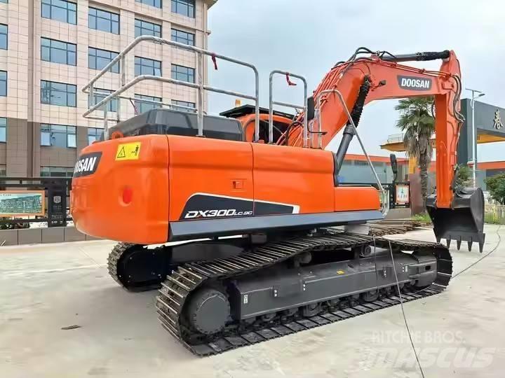 Doosan DX300LC-9C Bandgrävare