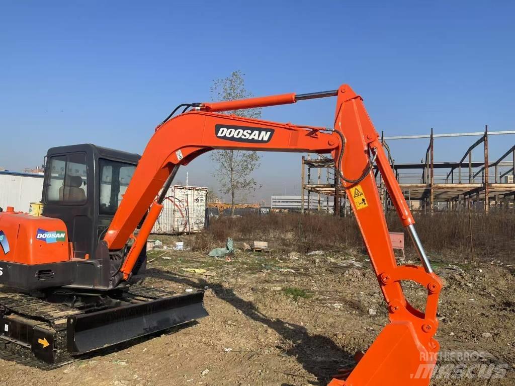 Doosan DH 55 Minigrävare < 7t